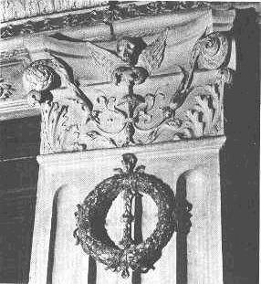 Ил. XLIV. Капитель колонны (правая сторона). Бурж, особняк Ляллеман.